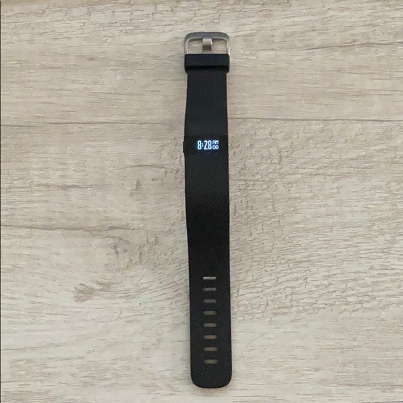FitBit Charge HR - Picture 1 of 3
